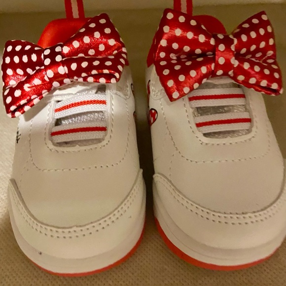 Disney Minnie Mouse sneakers - size 4 - Picture 2 of 3